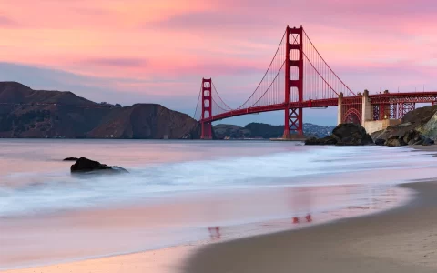 世界著名大桥之一美国旧金山的象征：金门大桥