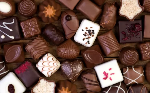 各种形状的美味巧克力小甜点温馨时刻图片壁纸【7】