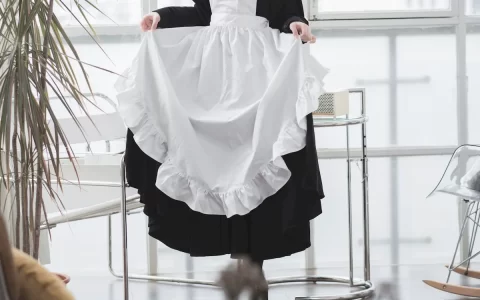 网络美女rioko凉凉子 – 贴心的女仆厨娘主题性感写真【6】