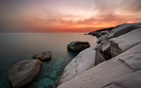 旅游胜地塞浦路斯南部大海边白色岩石风景壁纸