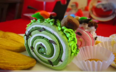 美味可口甜品系列瑞士卷蛋糕桌面壁纸【5】