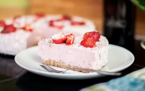 美味的草莓面包+草莓饮料系列高清美食桌面壁纸【3】