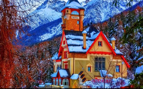 冬季山脚下漂亮的房子风景电脑壁纸